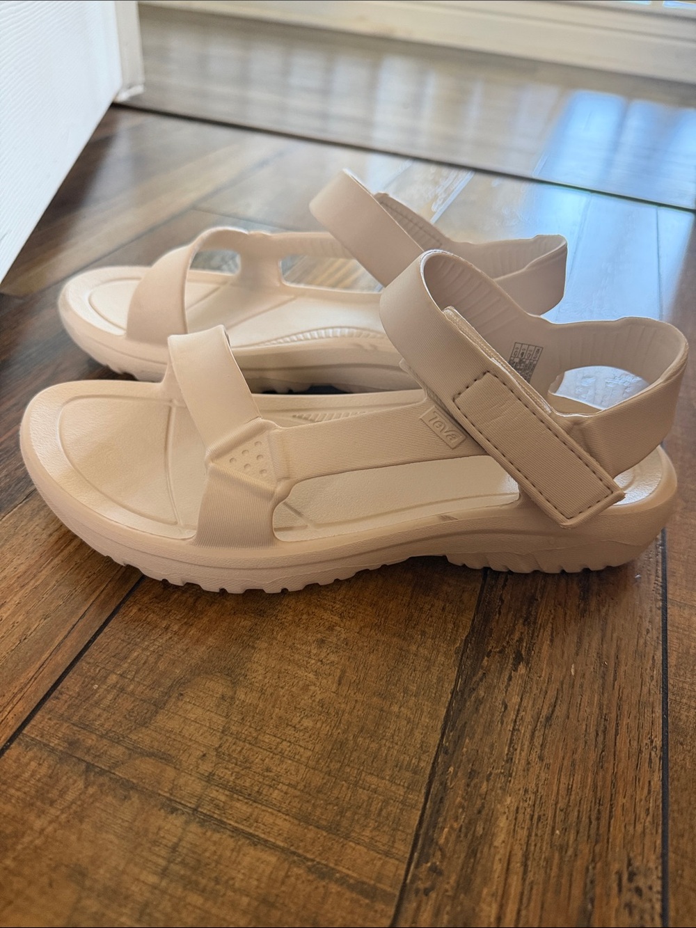Teva Women's tan Platform Sport Sandals